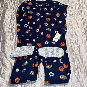 Carter’s fleece footsie pajamas size 5T